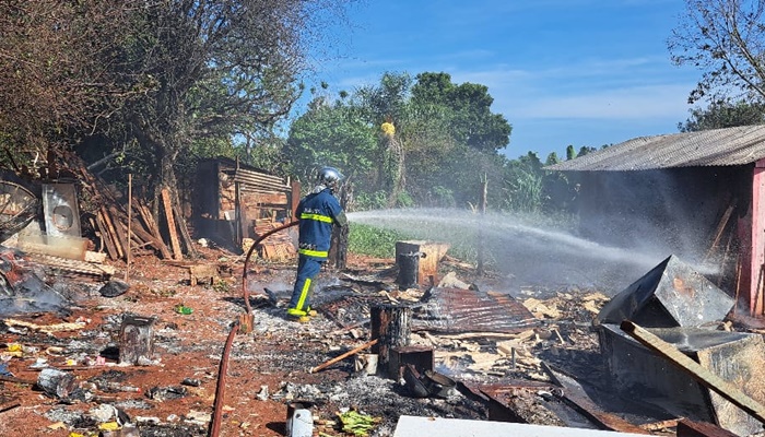Guaraniaçu – Casa é totalmente destruída por fogo no Guaporé